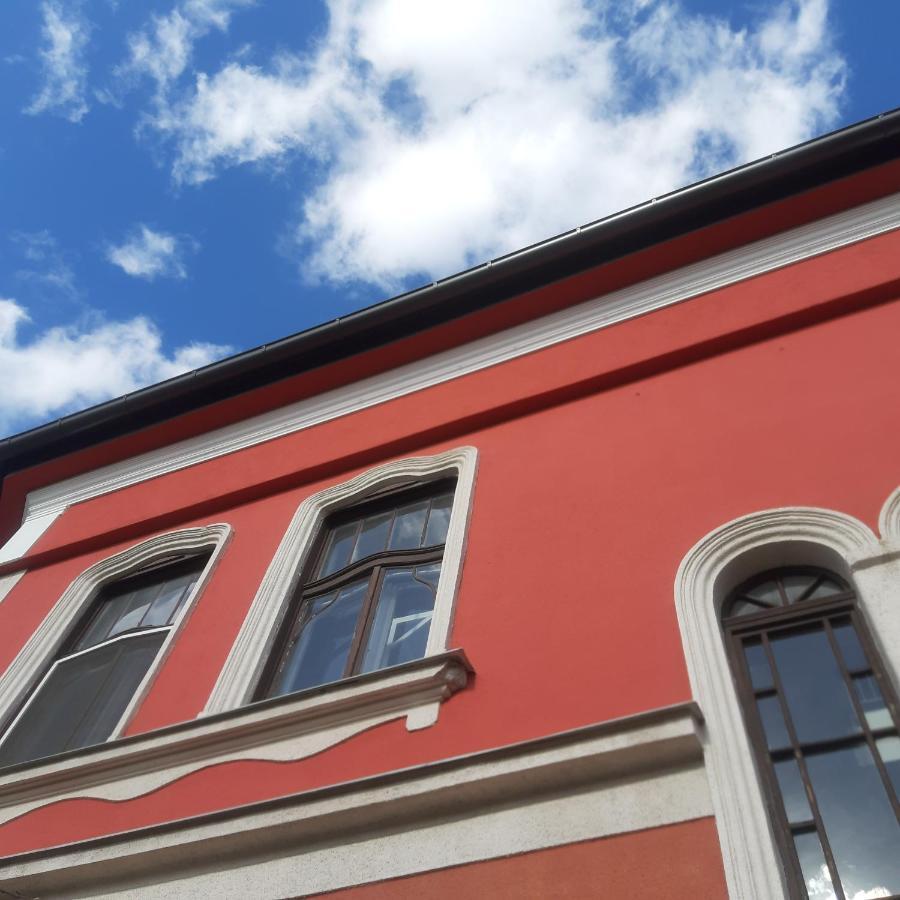 Stafetahaz Apartmanok Вац Экстерьер фото