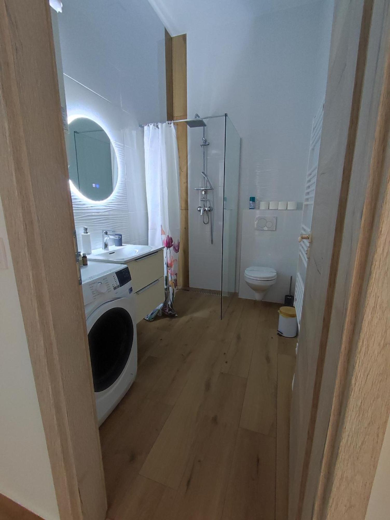Stafetahaz Apartmanok Вац Экстерьер фото